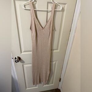 Olive & Oak Tan and White Bodycon Maxi Dress